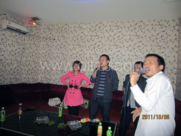 2011年10月，鄭州企鵝糧油機(jī)械有限公司--外貿(mào)部，十一國慶節(jié)團(tuán)體活動(dòng)！(圖1)